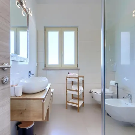 Mia Anima By Interhome * וודניאן